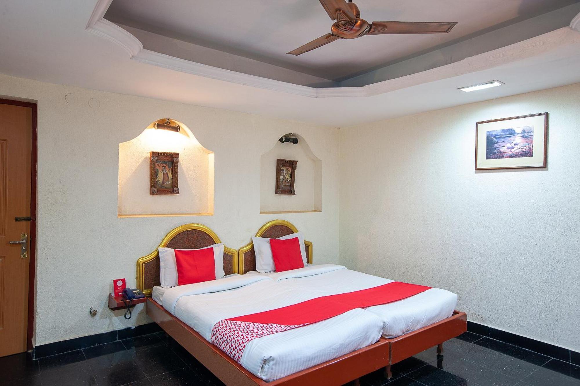 Collection O Hotel Sudha Inn Near Sangam Cinemas Ченнаи Экстерьер фото